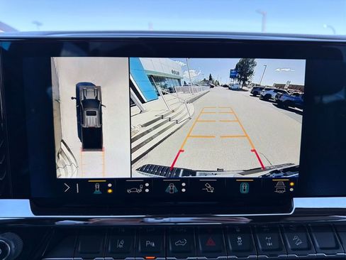 Used 2025 Chevrolet Silverado 2500 ZR2 w/ Technology Package image 19