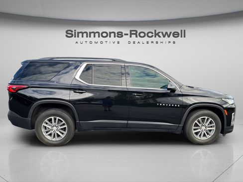 Used 2023 Chevrolet Traverse LT w/ LPO, Floor Liner Package AWD/4WD image 6