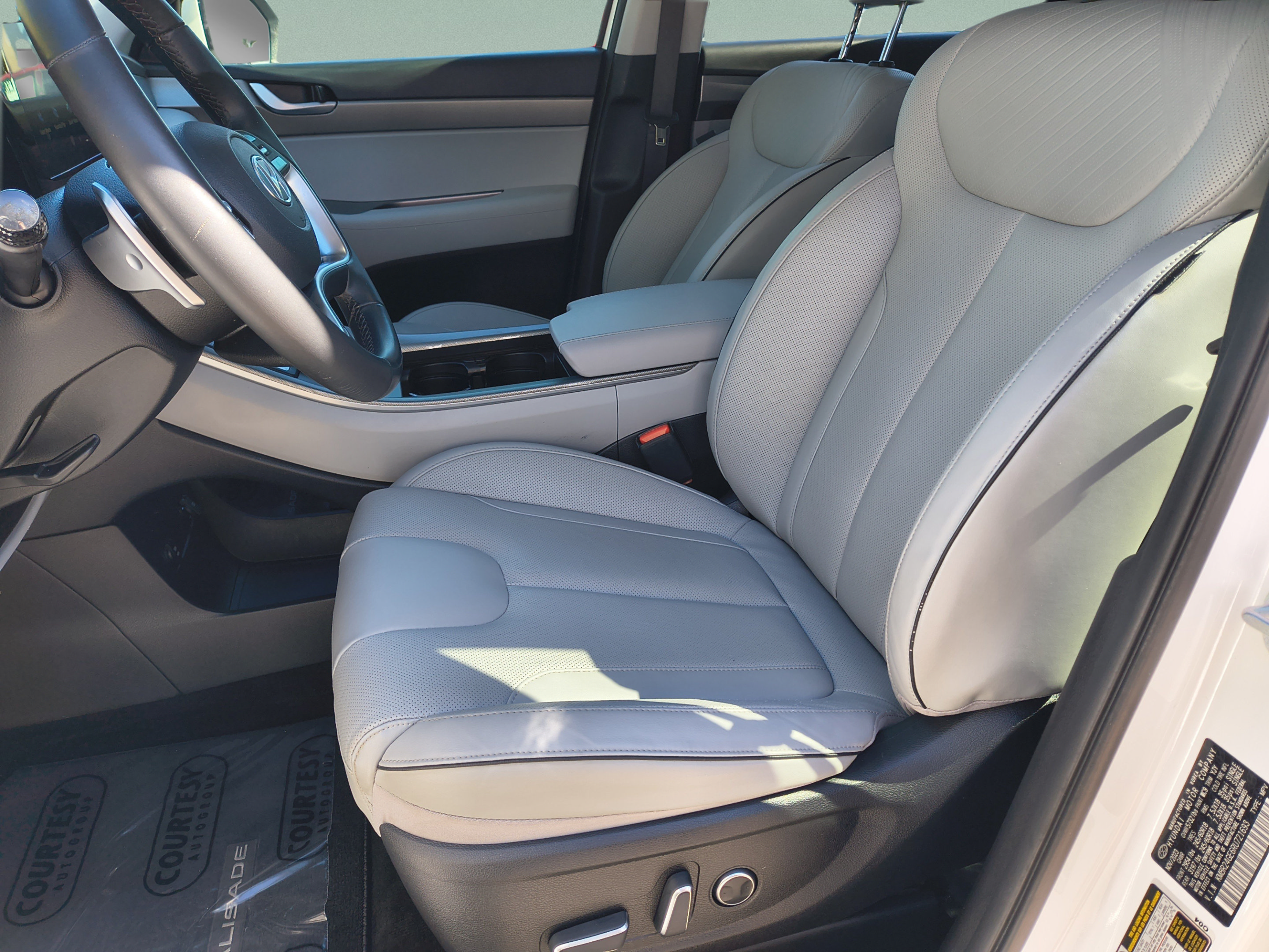 Used 2024 Hyundai Palisade SEL FWD image 27