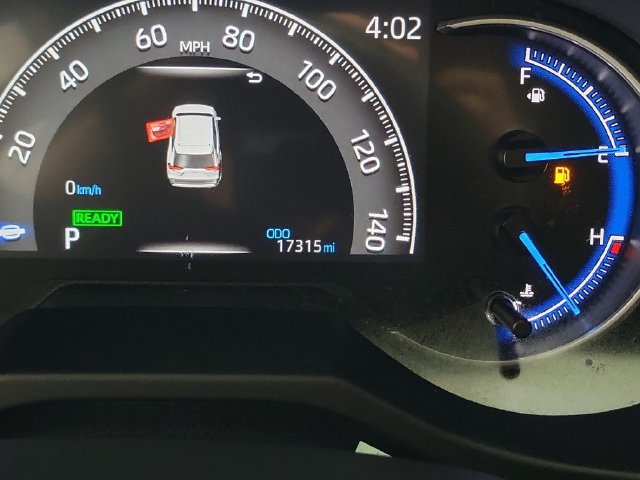 Used 2025 Toyota RAV4 LE AWD/4WD image 2
