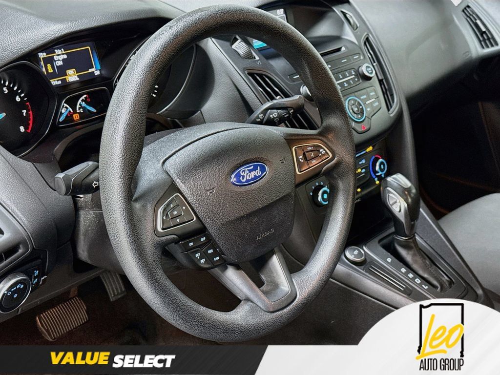 Used 2015 Ford Focus SE FWD image 13