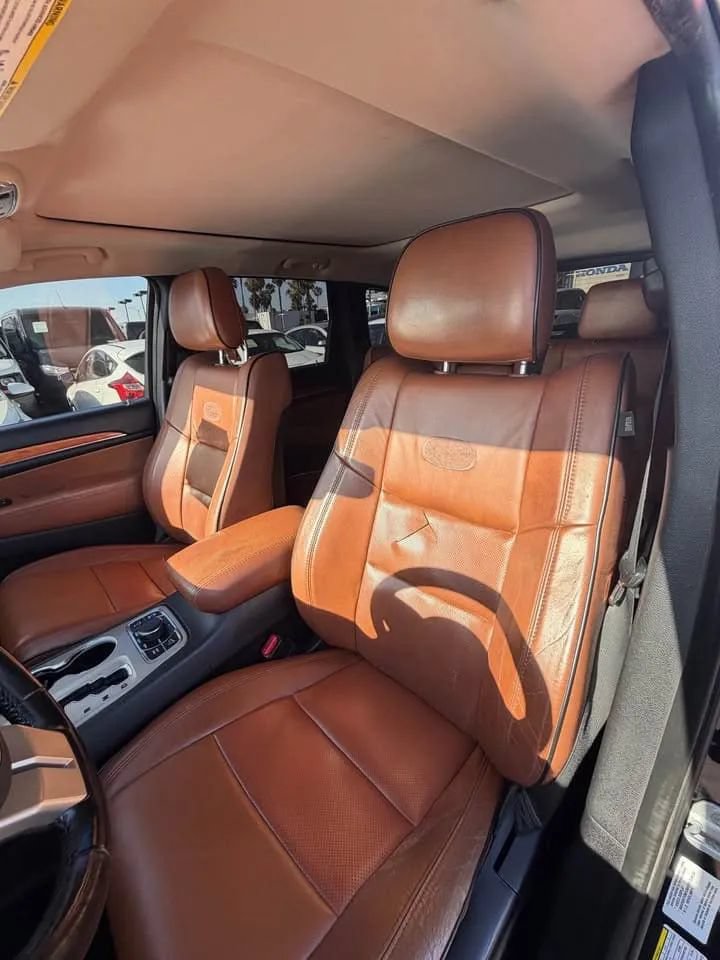 Used 2012 Jeep Grand Cherokee Overland AWD/4WD image 6