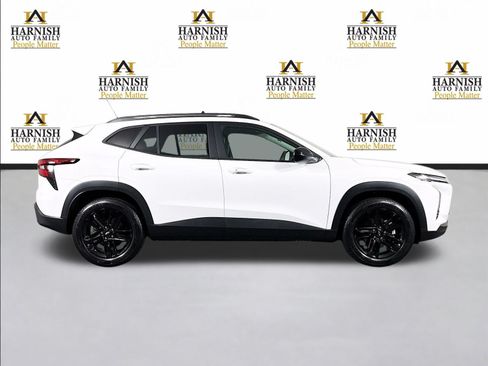 New 2026 Chevrolet Trax ACTIV w/ Sunroof Package FWD image 11