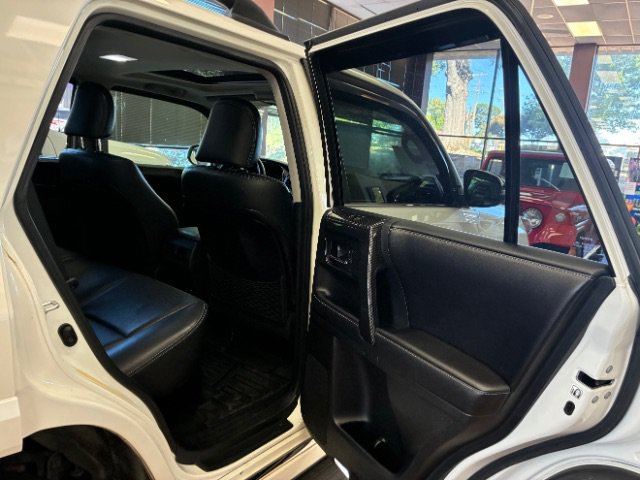 Used 2016 Toyota 4Runner Limited AWD/4WD image 36