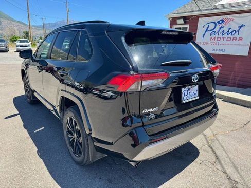 Used 2022 Toyota RAV4 SE AWD/4WD image 3