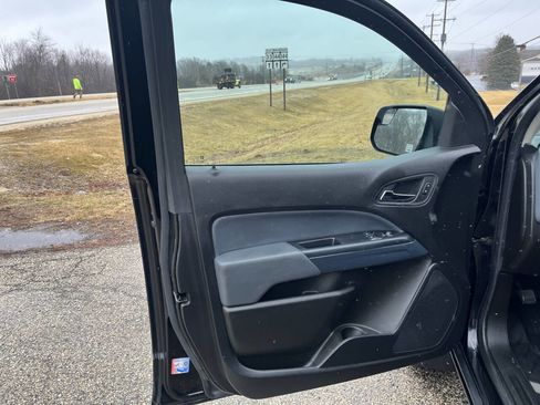 Used 2021 Chevrolet Colorado Z71 w/ Safety Package image 10