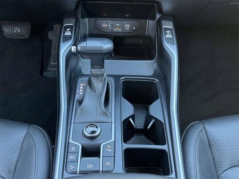 Used 2024 Kia Sorento S image 6