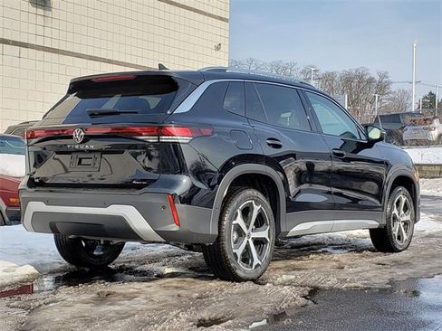 New 2026 Volkswagen Tiguan SE image 3