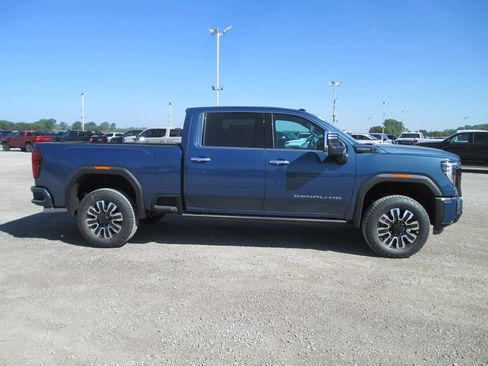 New 2026 GMC Sierra 2500 Denali Ultimate AWD/4WD image 3