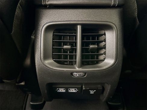 Used 2023 Jeep Cherokee Altitude Lux image 23