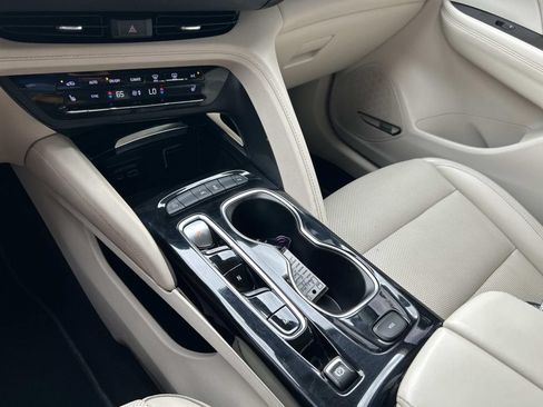 Used 2022 Buick Envision Essence w/ Technology Package I FWD image 36