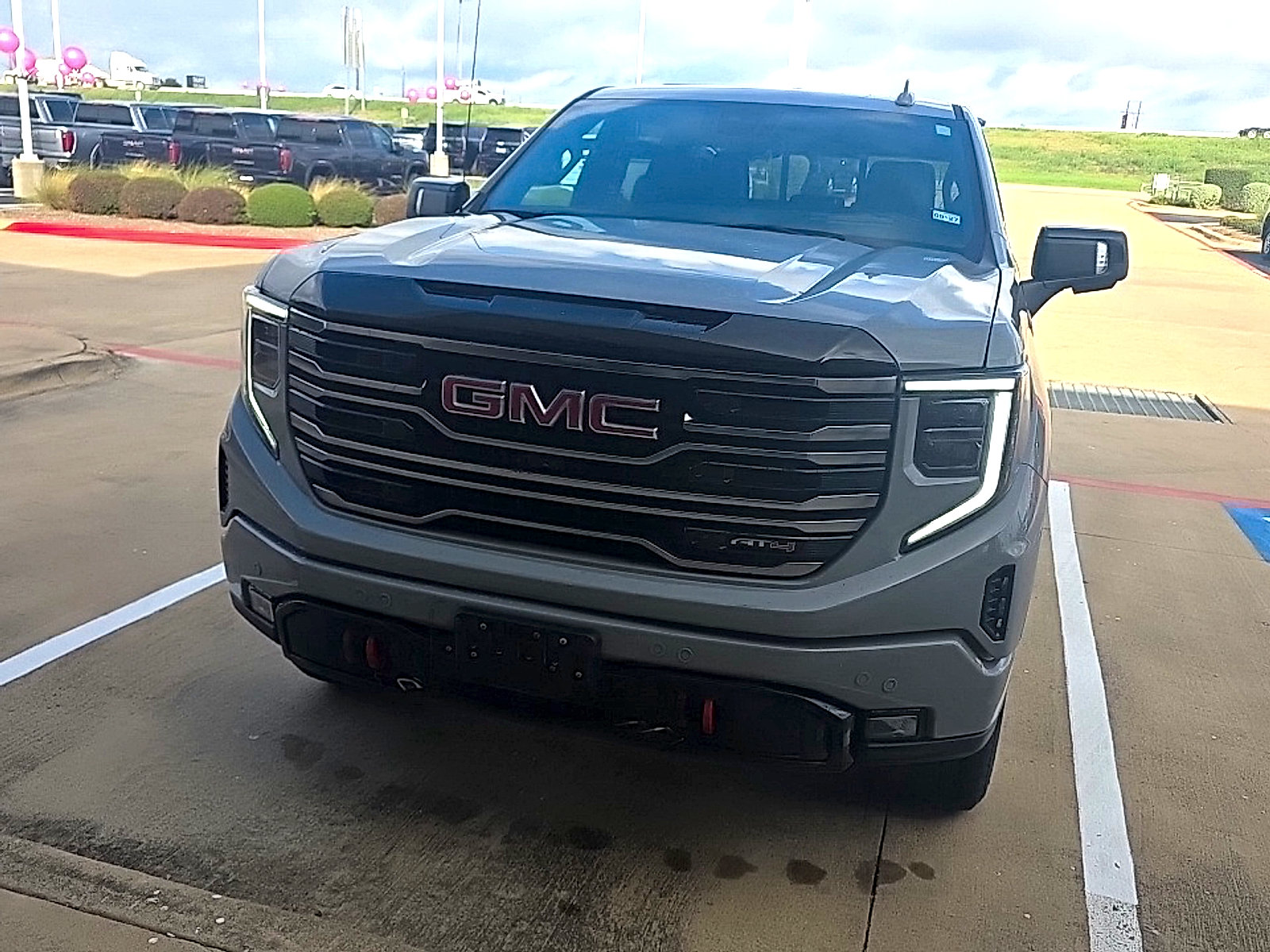 Used 2025 GMC Sierra 1500 AT4 w/ Technology Package AWD/4WD image 3