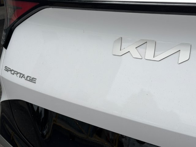 Used 2024 Kia Sportage SX FWD image 9