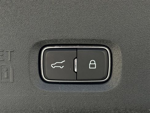 Used 2025 Ford Expedition Active image 31