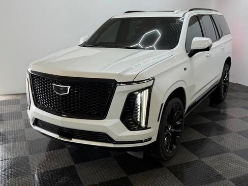 Used 2025 Cadillac Escalade Sport Platinum w/ LPO, Floor Liner Package AWD/4WD image 5