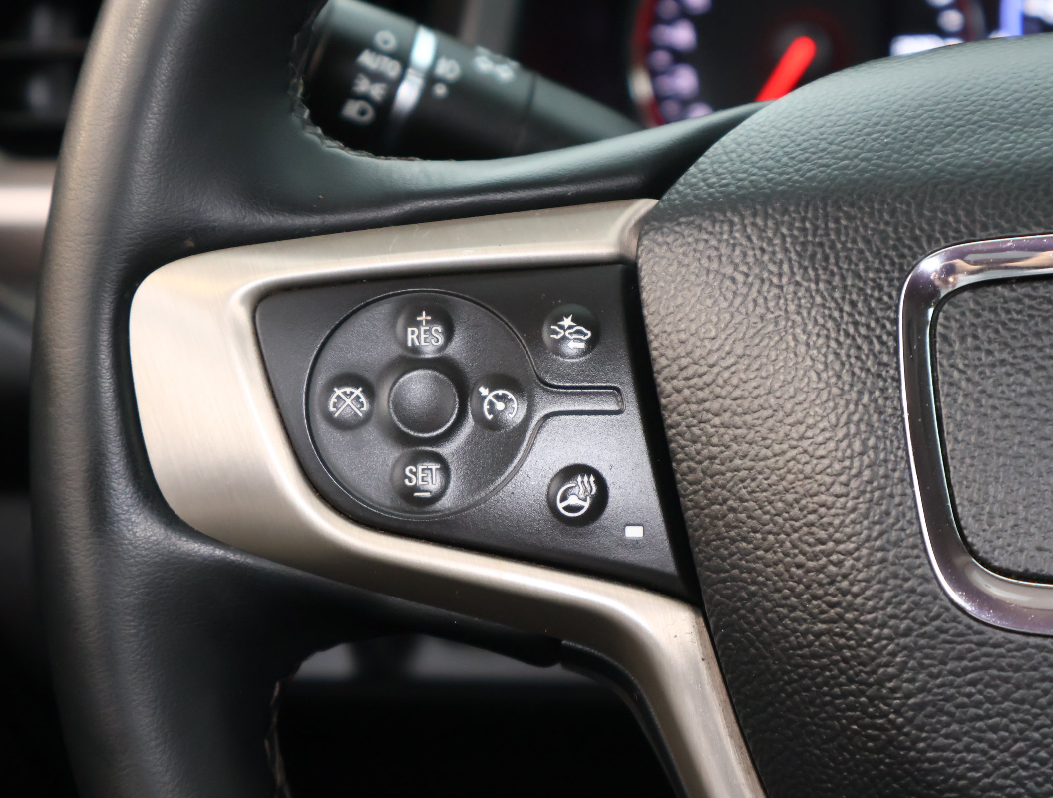 Used 2023 GMC Acadia Denali FWD image 17