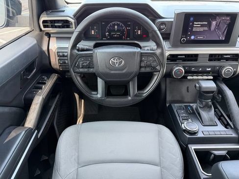 Used 2025 Toyota Tacoma SR5 AWD/4WD image 25