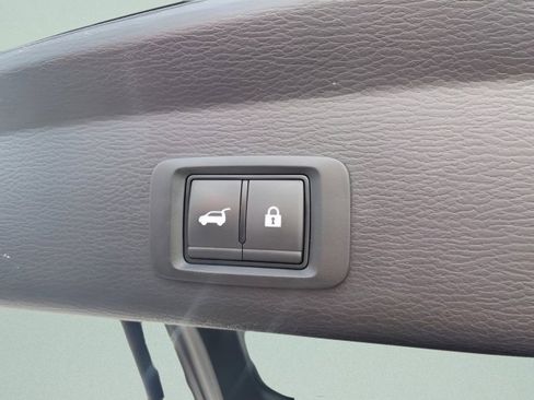 Used 2024 Mitsubishi Outlander SE image 16