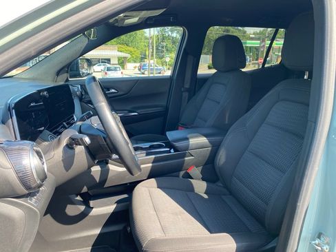 Used 2025 Chevrolet Equinox LT FWD image 10
