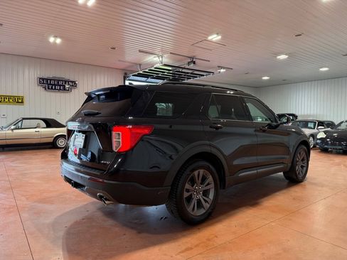 Used 2023 Ford Explorer XLT w/ Equipment Group 202A image 8