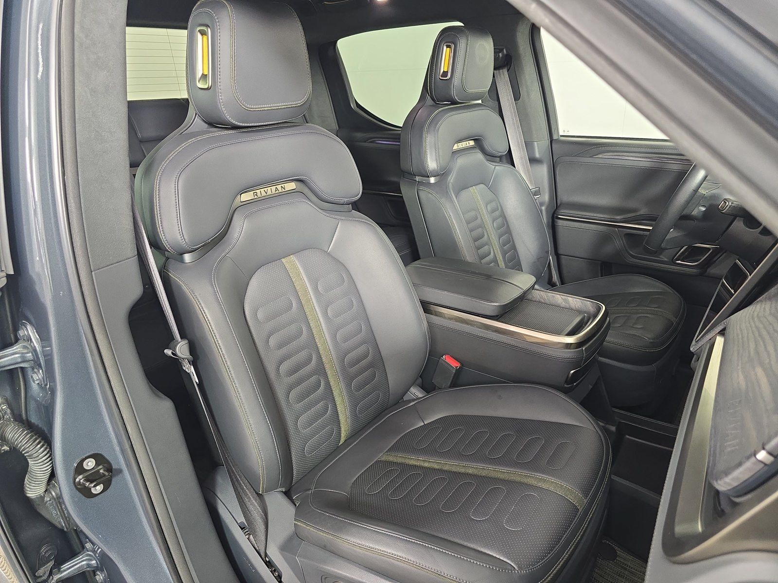 Used 2022 Rivian R1T Launch Edition AWD/4WD image 23
