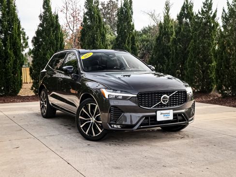 Used 2025 Volvo XC60 B5 Plus image 2