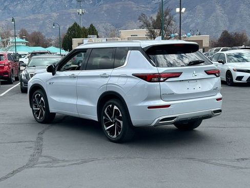 Used 2025 Mitsubishi Outlander 4WD Plug-In Hybrid image 6