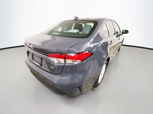 Used 2025 Toyota Corolla LE w/ LE Premium Package FWD image 4