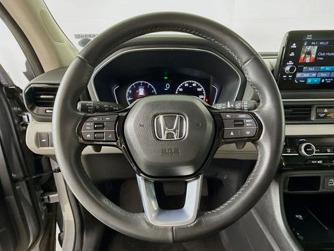 Used 2024 Honda Pilot EX-L image 11