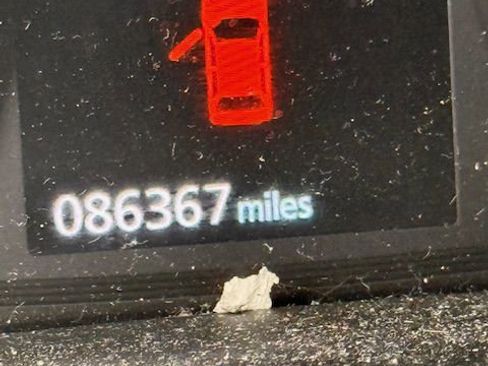 Used 2016 Mitsubishi Outlander SE image 3