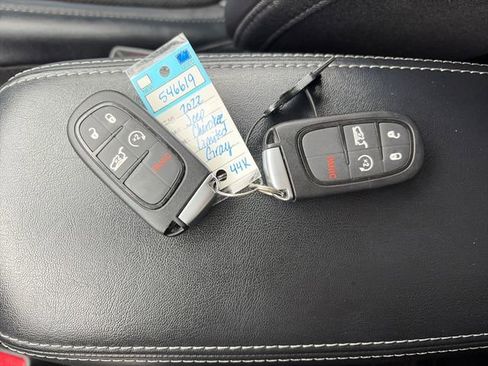 Used 2022 Jeep Cherokee Limited w/ Elite Package AWD/4WD image 55