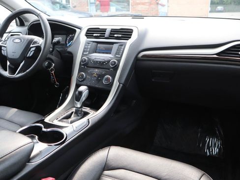 Used 2015 Ford Fusion SE w/ Equipment Group 202A FWD image 12