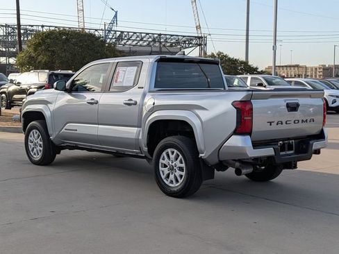 Used 2024 Toyota Tacoma SR5 AWD/4WD image 9