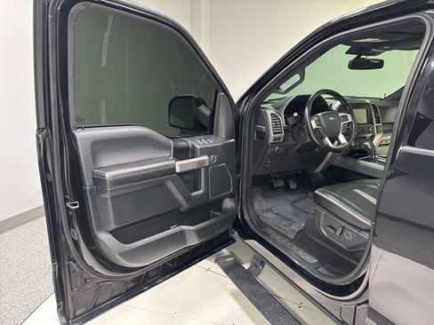 Used 2019 Ford F150 Platinum w/ Equipment Group 701A Luxury AWD/4WD image 11