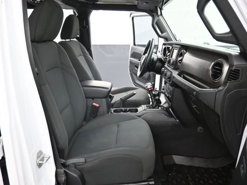 Used 2018 Jeep Wrangler Unlimited Sport S image 14