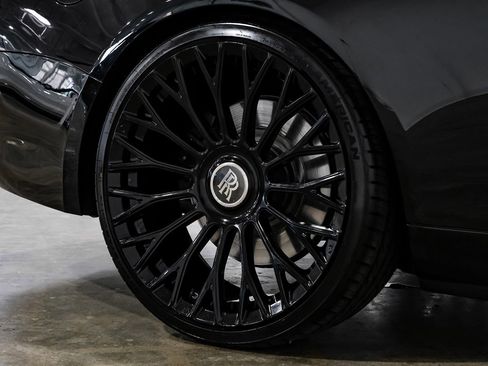 Used 2016 Rolls-Royce Dawn image 46