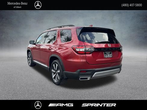 Used 2023 Honda Pilot Touring image 4