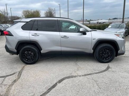 Used 2019 Toyota RAV4 XLE FWD image 6