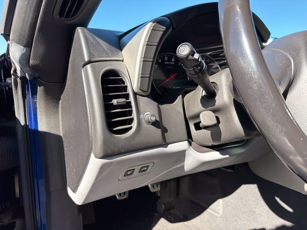 Used 2005 Chevrolet Corvette Coupe w/ Preferred Equipment Group RWD image 14