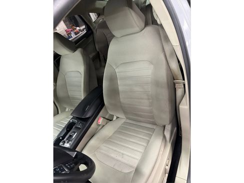 Used 2020 Ford Fusion SE image 30