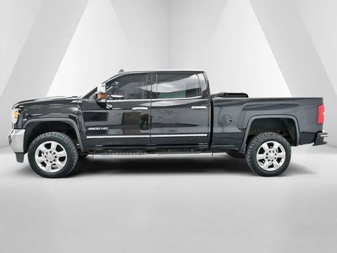 Used 2019 GMC Sierra 2500 SLT w/ Driver Alert Package AWD/4WD image 4