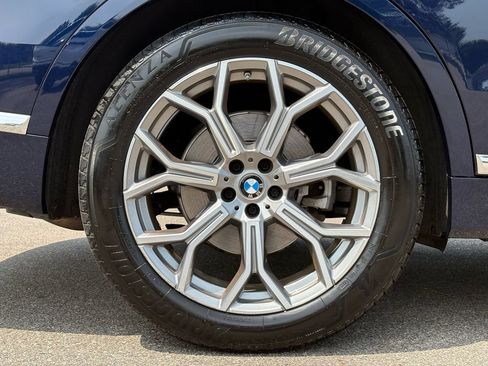 Used 2022 BMW X7 xDrive40i w/ Premium Package AWD/4WD image 10