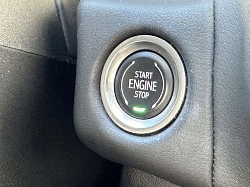 Used 2022 Chevrolet Suburban LT w/ Luxury Package image 27