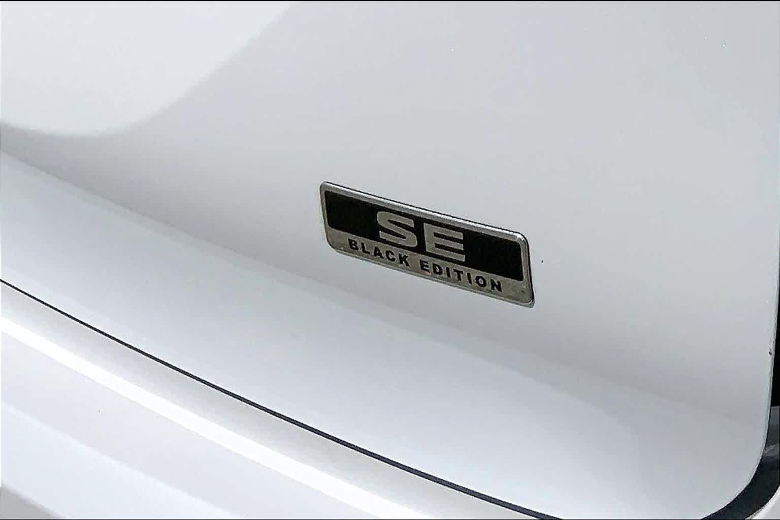 Used 2024 Mitsubishi Outlander SE Black Edition FWD image 30