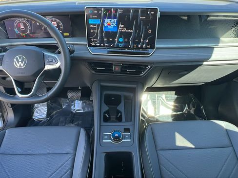 New 2026 Volkswagen Tiguan SE image 26