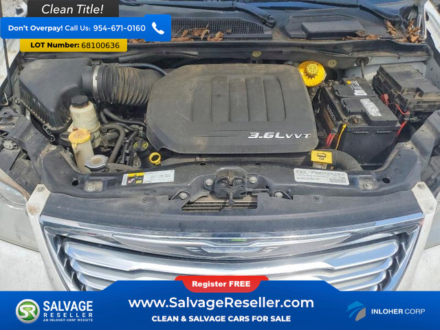Used 2015 Chrysler Town & Country Touring FWD image 16