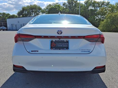 Certified 2020 Toyota Avalon Limited image 6