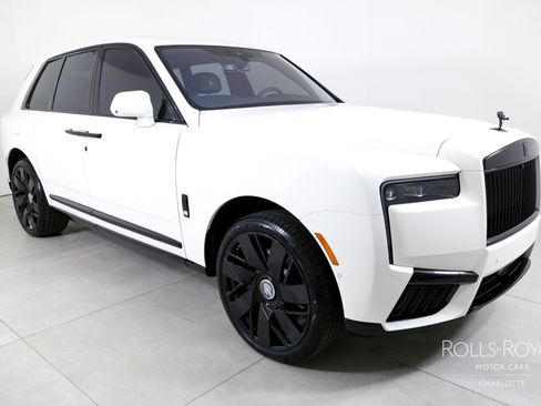 Used 2026 Rolls-Royce Cullinan AWD/4WD image 6