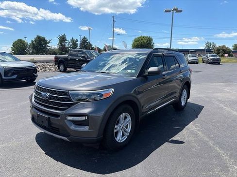 Used 2020 Ford Explorer XLT w/ Equipment Group 202A AWD/4WD image 4