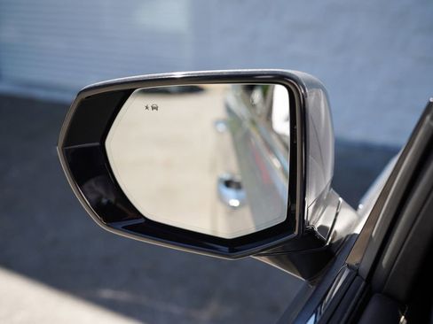 Used 2021 GMC Yukon SLT w/ SLT Premium Package image 40